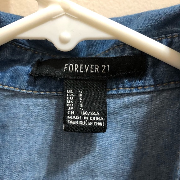 Sleeveless denim button up - Picture 3 of 3